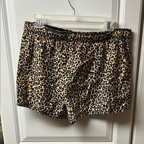 PINK Victoria's Secret Leopard Print Boxer Shorts, Large, NWOT - Picture 3 of 4